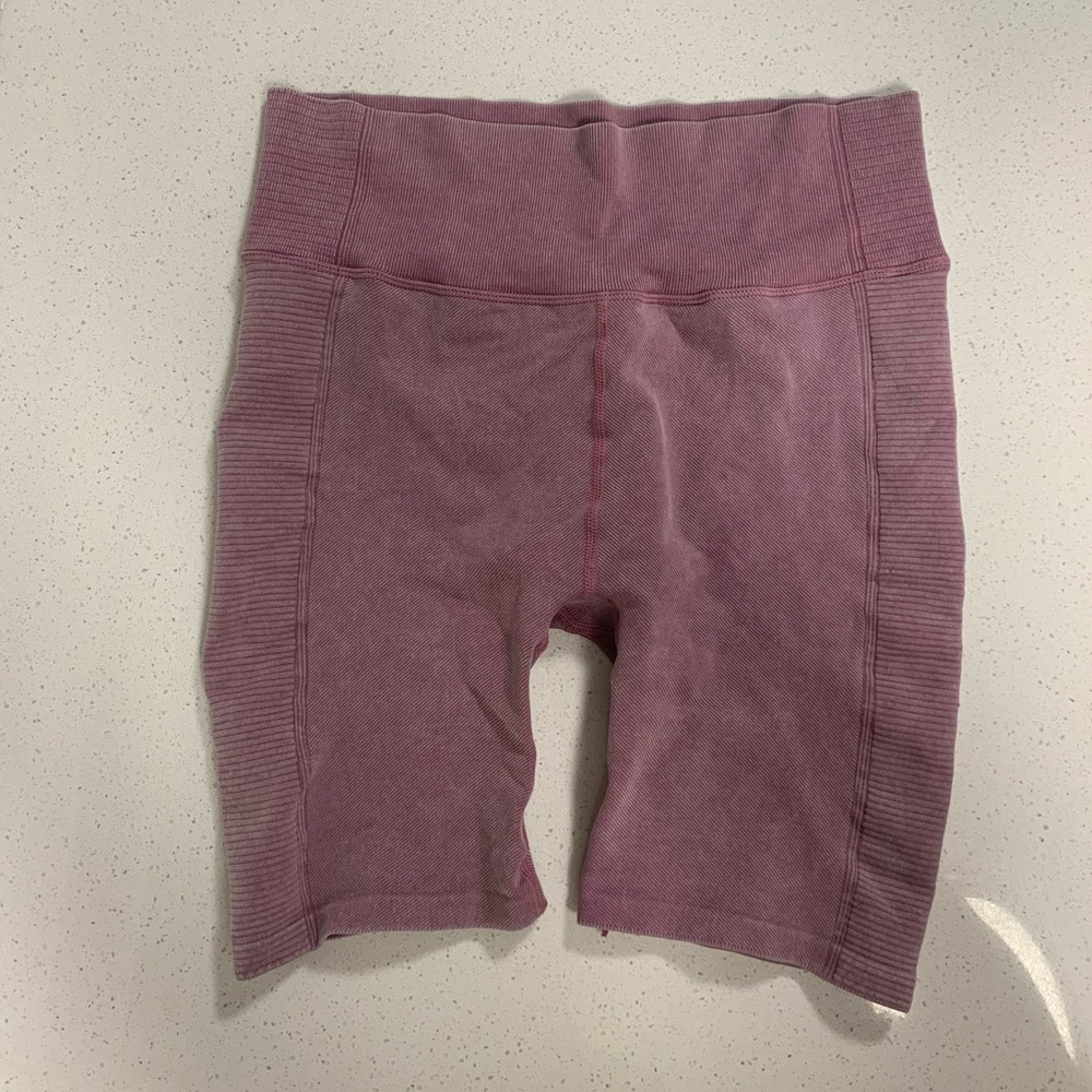 Dusty pink biker shorts